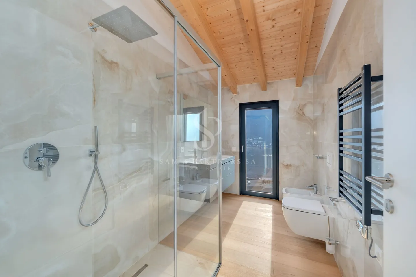 Villa moderna con vista lago - Foto 17 di 19