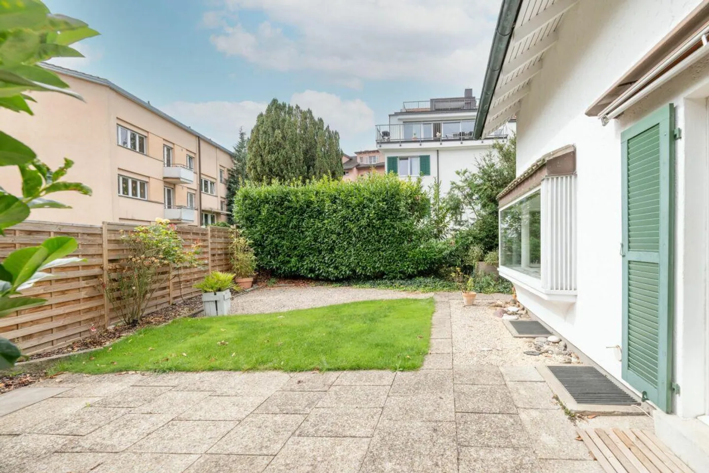 Casa 5.5 stanze in una posizione tranquilla e centrale con giardino, camino e molto spazio di stoccaggio - Foto 7 di 9