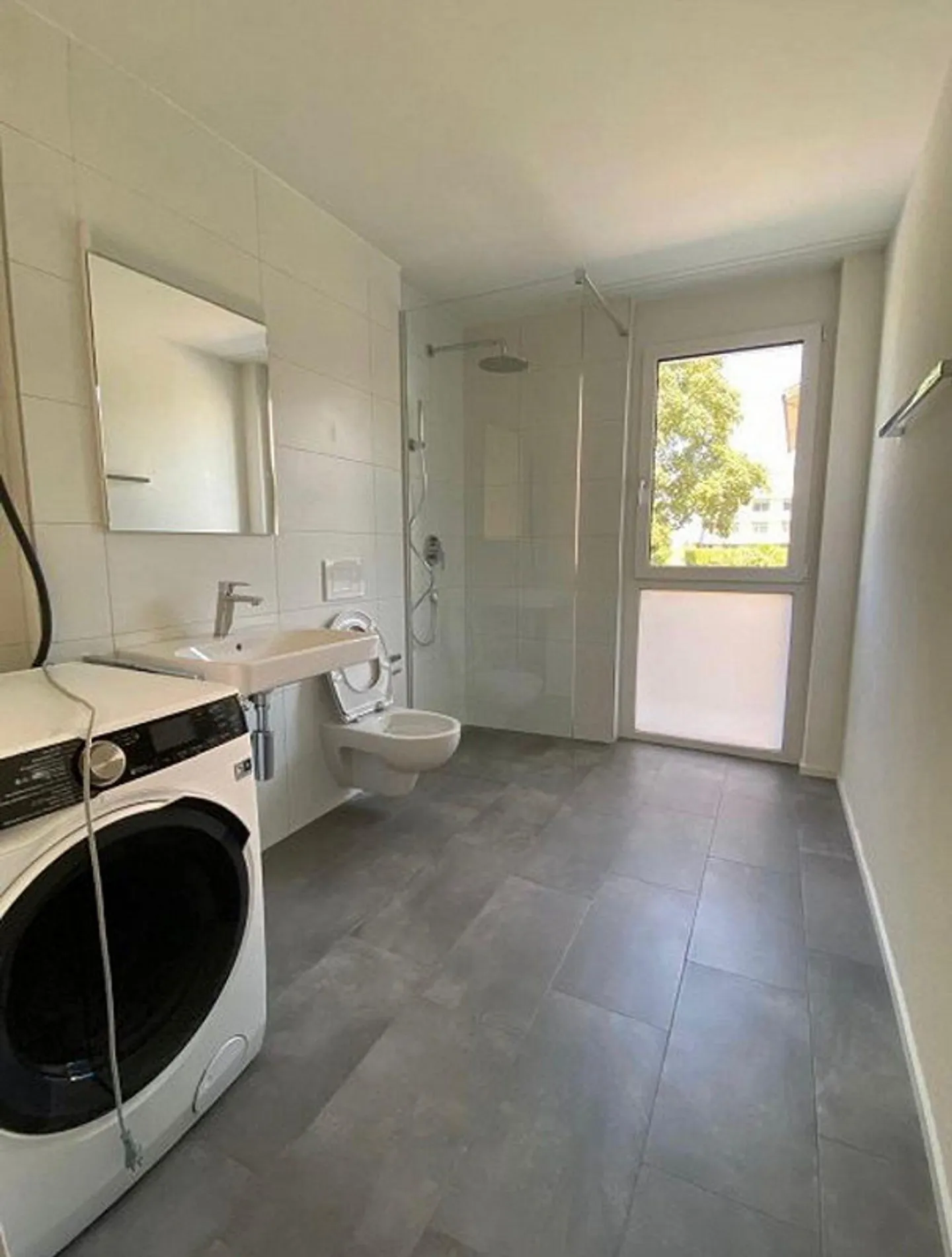 Appartamento luminoso e moderno di 3,5 stanze - Foto 3 di 6