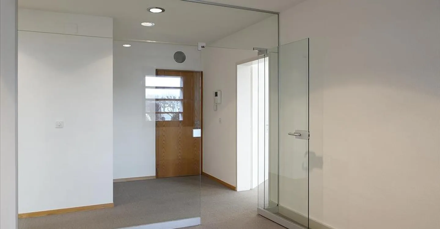 Office space for rent - Photo 6 of 12