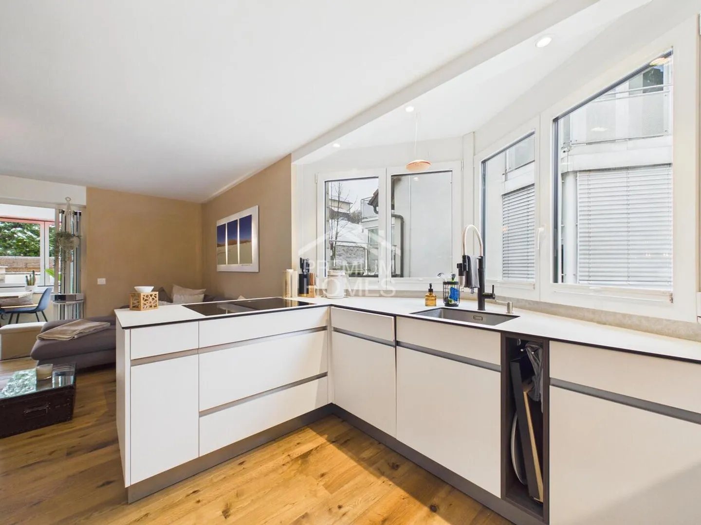 Stylish Apartment with Terrace - Photo 2 of 9