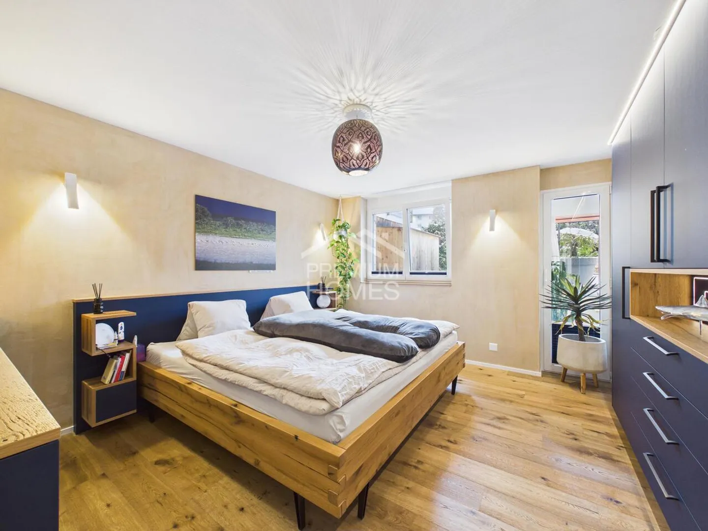 Stylish Apartment with Terrace - Photo 5 of 9