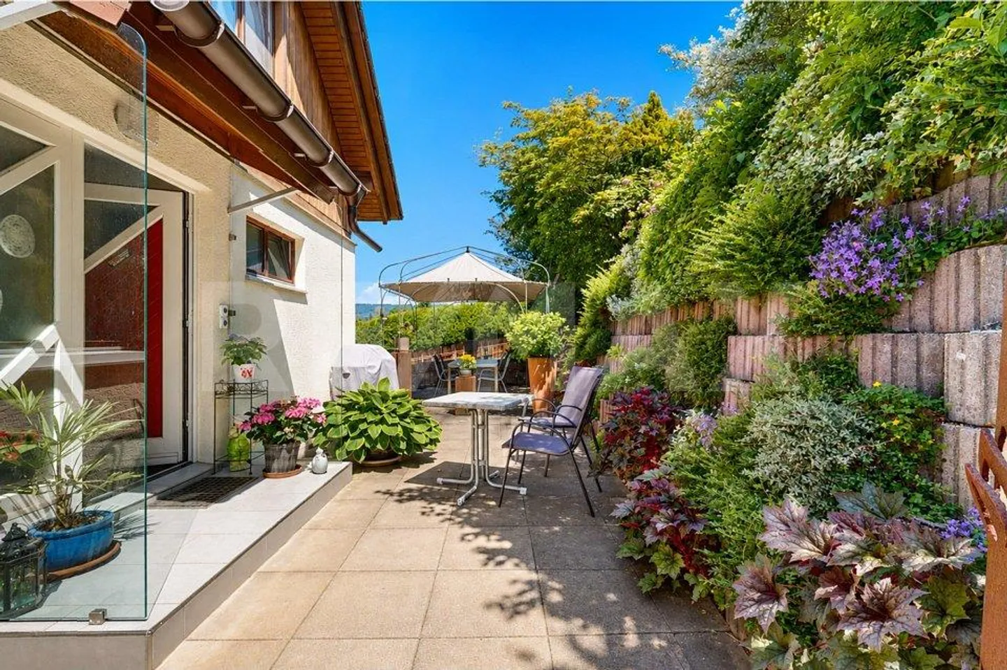 Family Paradise with Sunny Dream Garden in Othmarsingen - Photo 3 of 13