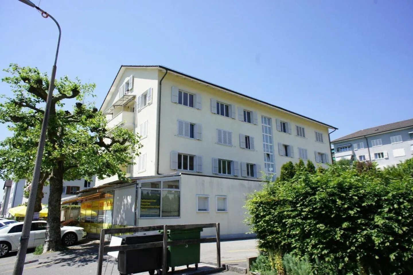 Spacious and bright apartment in a quiet location! - Photo 1 of 8