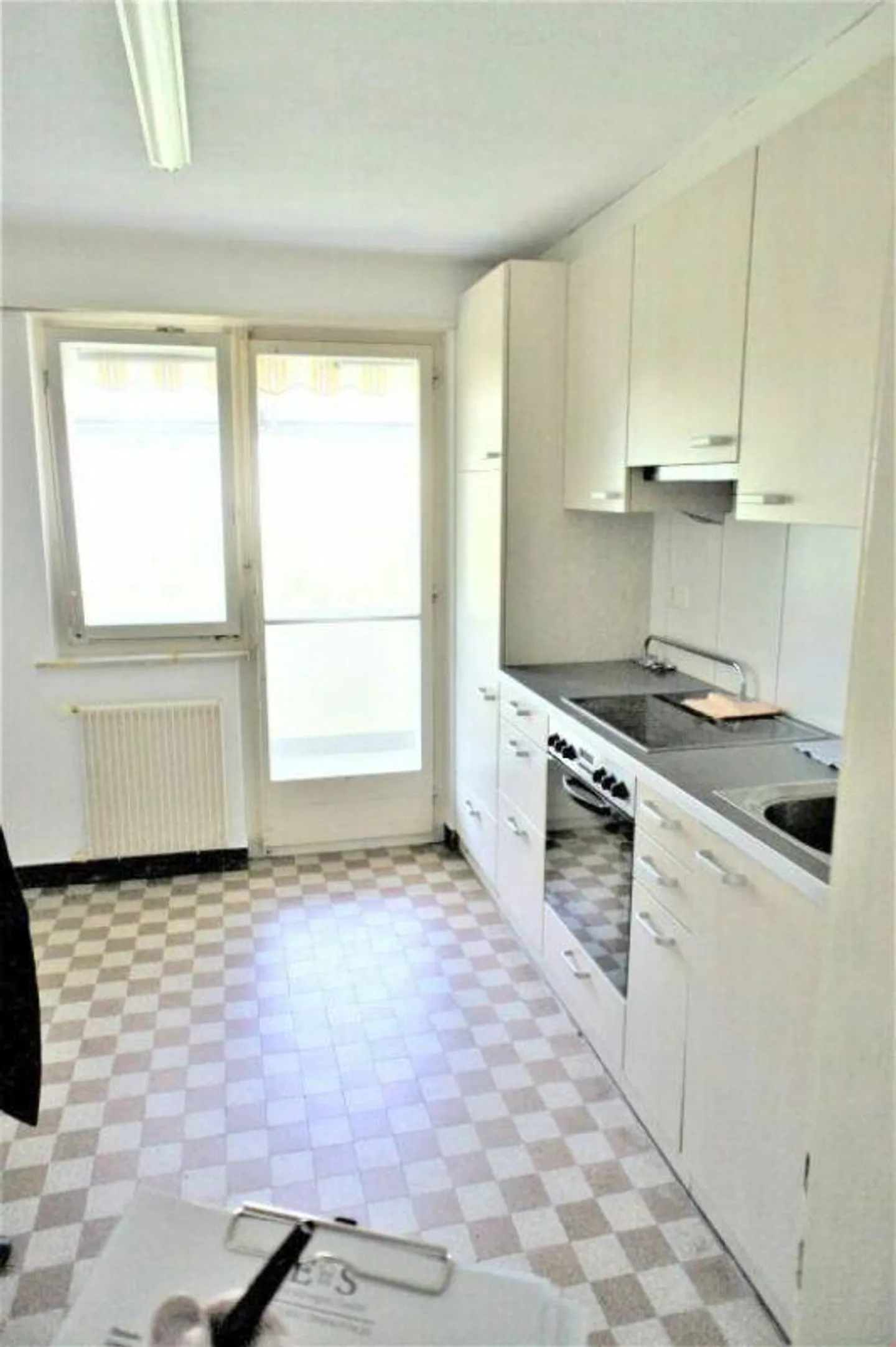 Spacious and bright apartment in a quiet location! - Photo 3 of 8