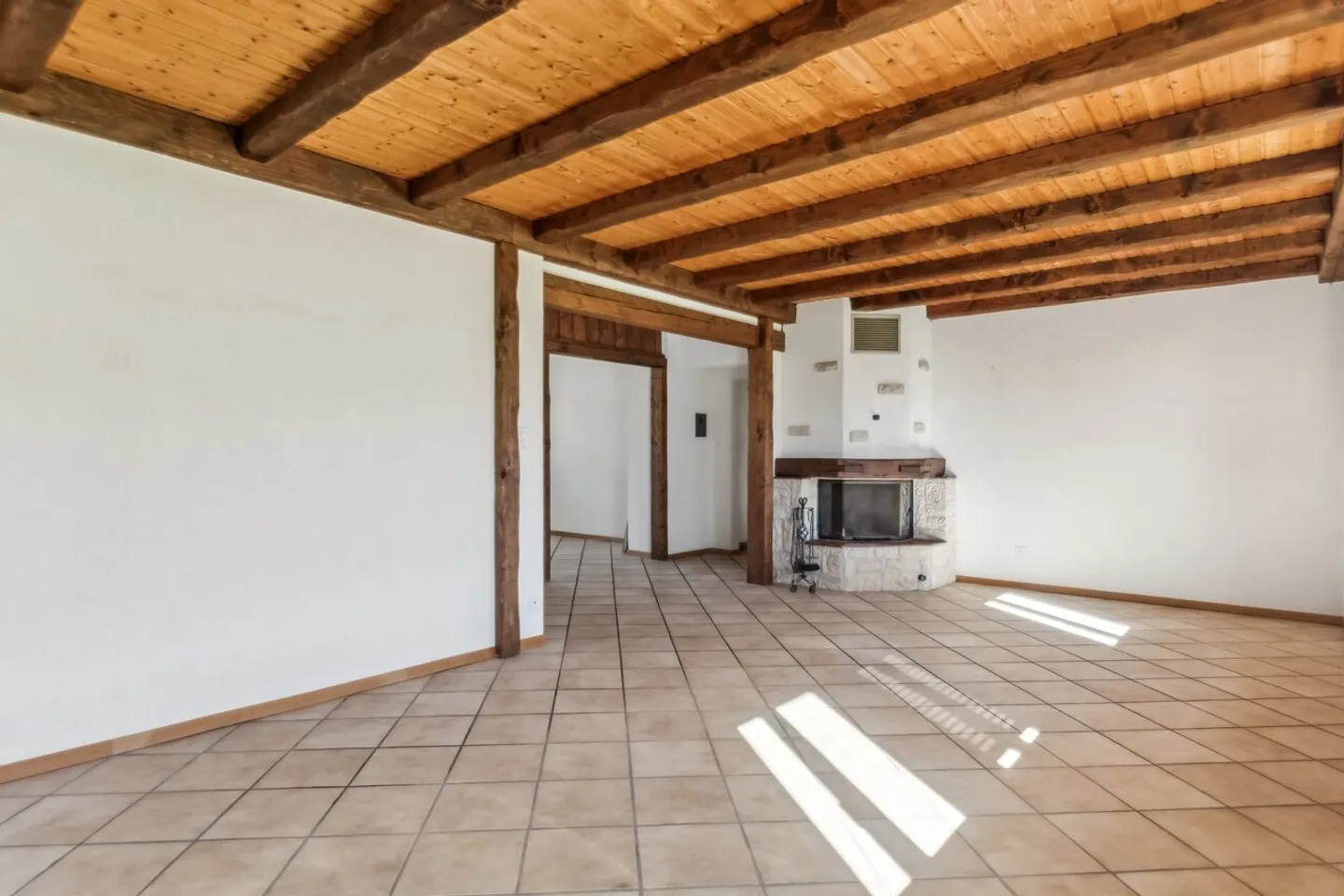 Spacieux appartement avec chambre indépendante - Photo 1 sur 6