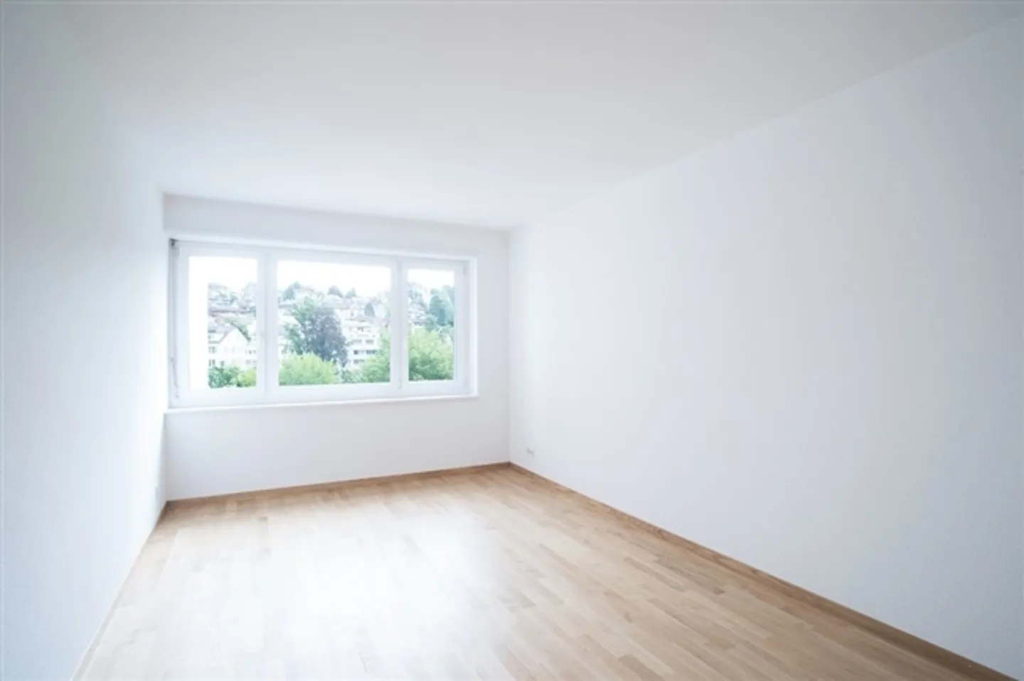 City apartment in prime location - Photo 2 of 8