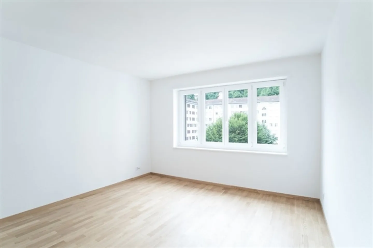 City apartment in prime location - Photo 5 of 8