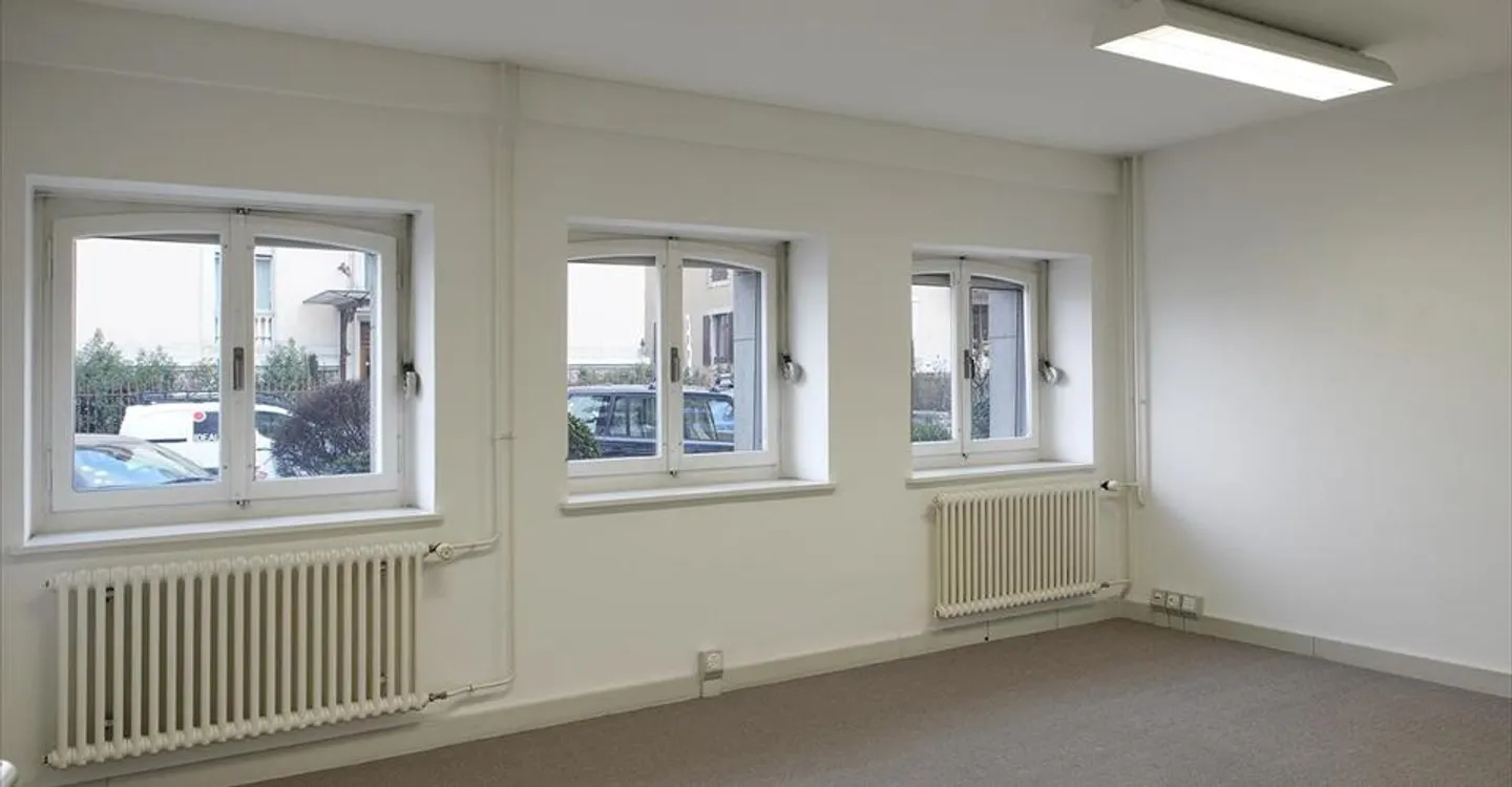 Office space for rent - Photo 8 of 12