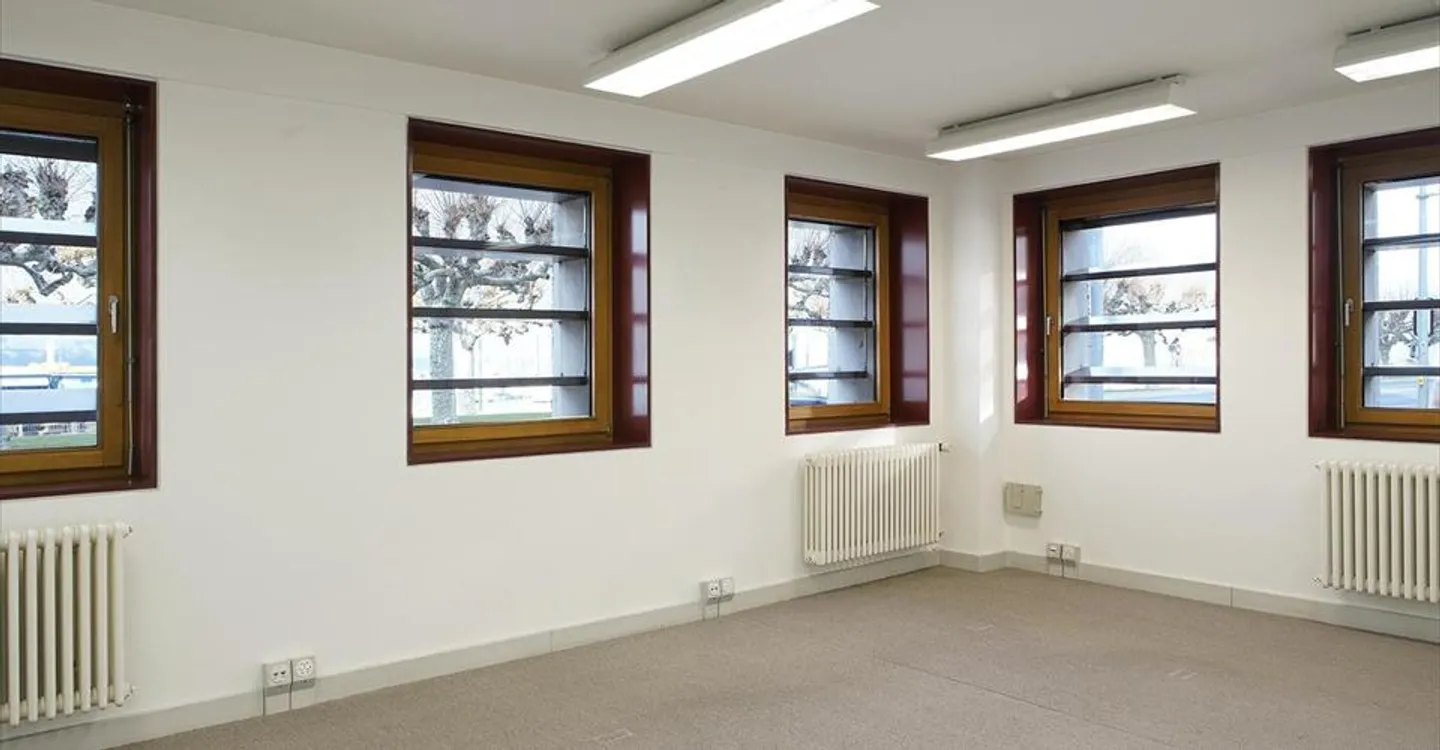 Office space for rent - Photo 11 of 12