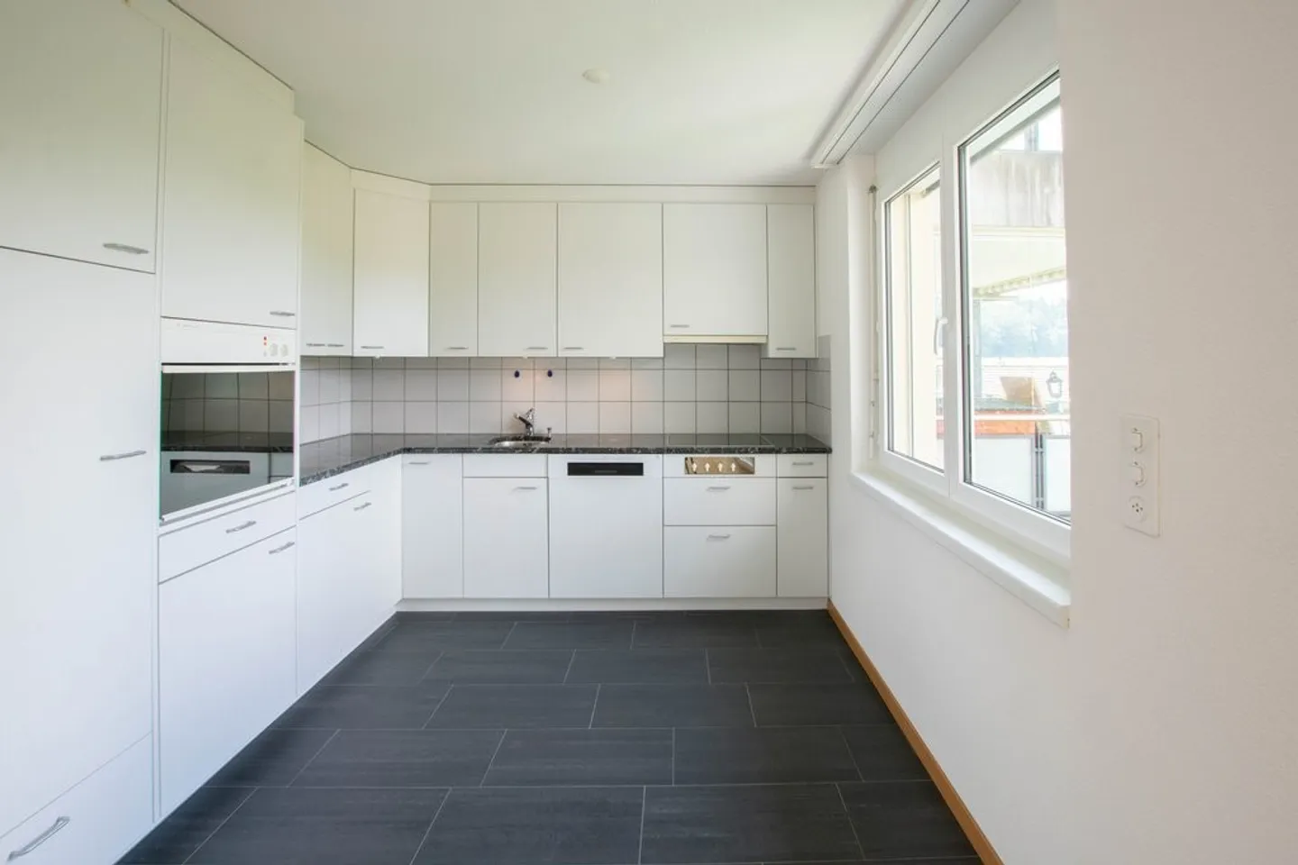 Helle 2.5-Zimmerwohnung in Köniz - Foto 1 von 7