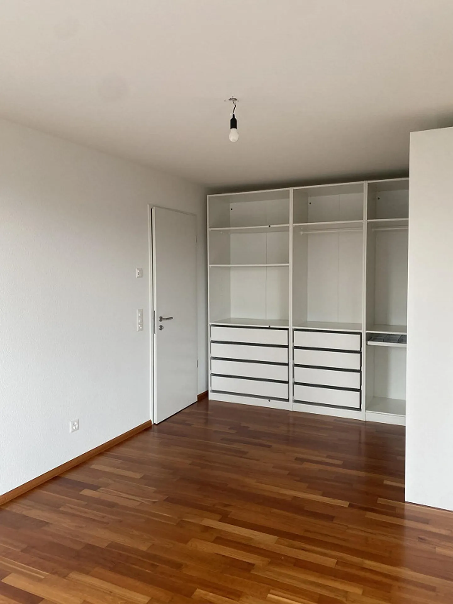 Attico moderno soleggiato a Muttenz - Foto 10 di 13