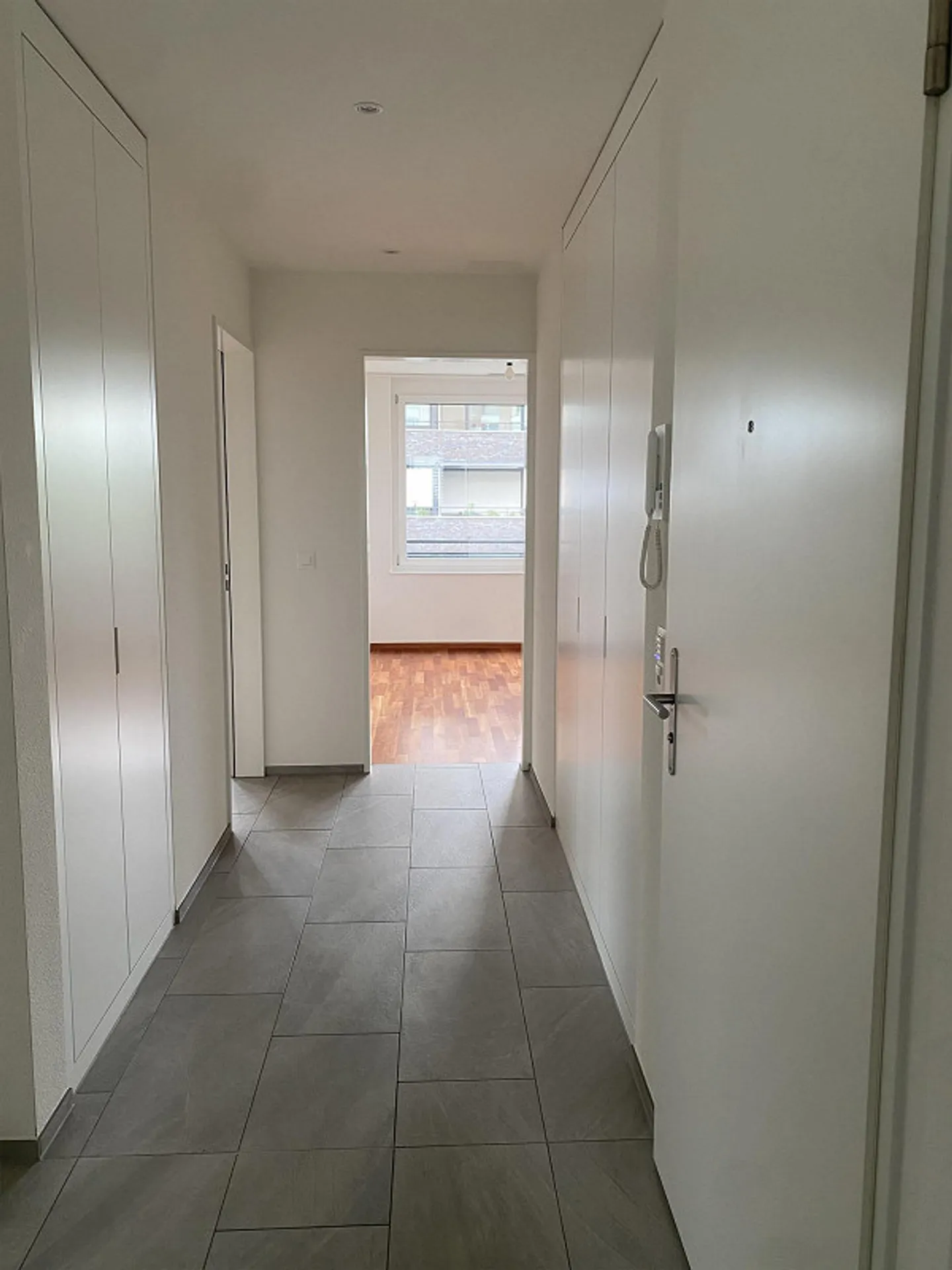 Attico moderno soleggiato a Muttenz - Foto 5 di 13