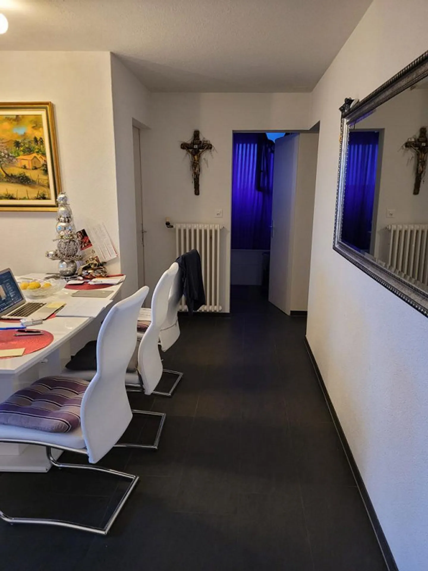 Bella appartamento di 4.5 stanze in una posizione tranquilla - Foto 2 di 8