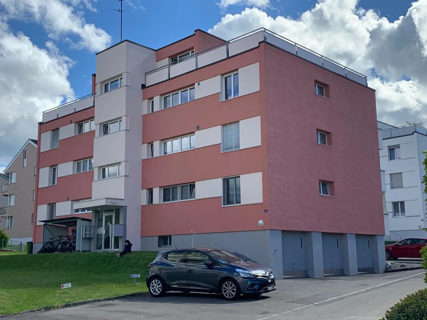 Bella appartamento di 4.5 stanze in una posizione tranquilla - Foto 1 di 8