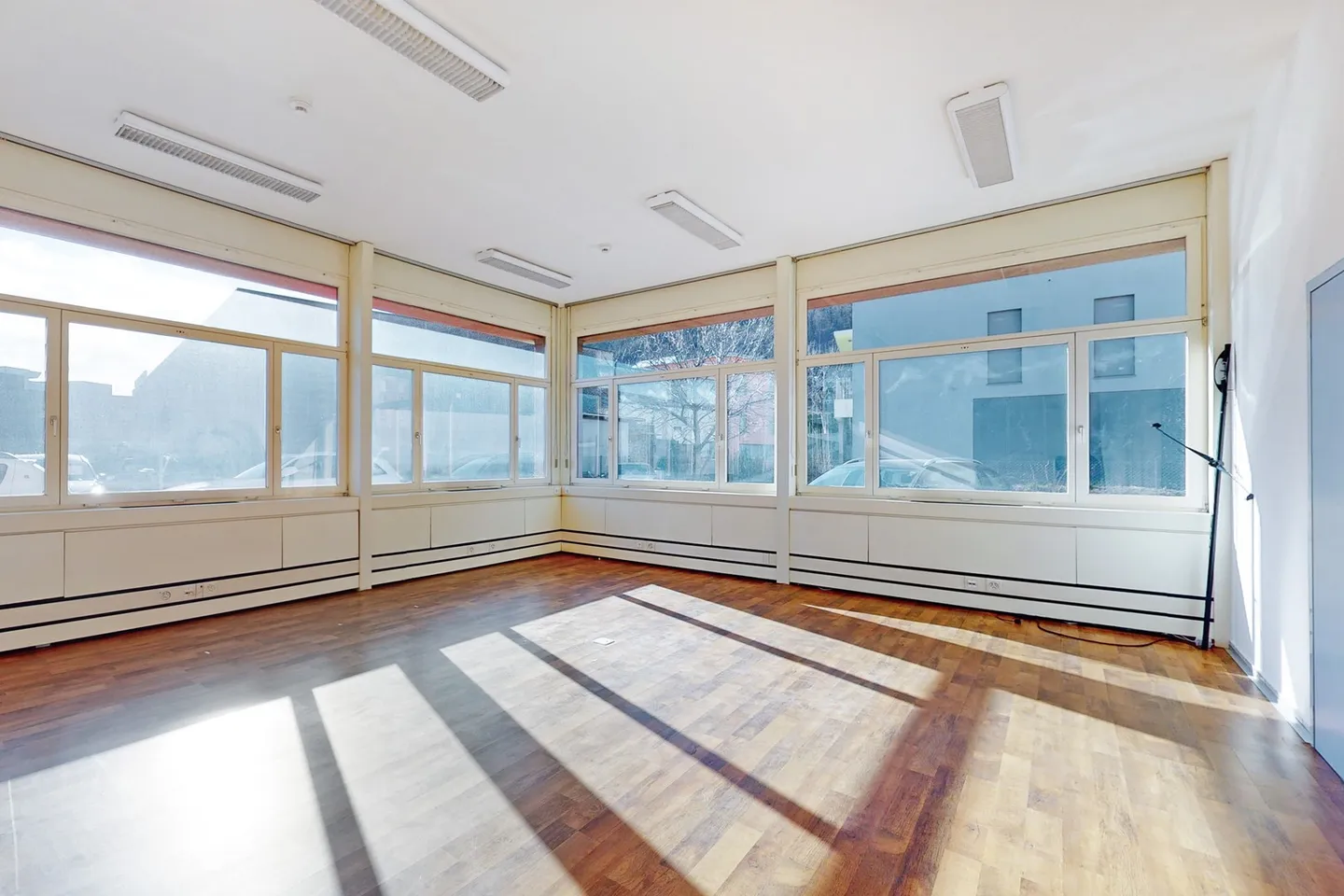 Spazio Commerciale a Manno - Foto 4 di 10