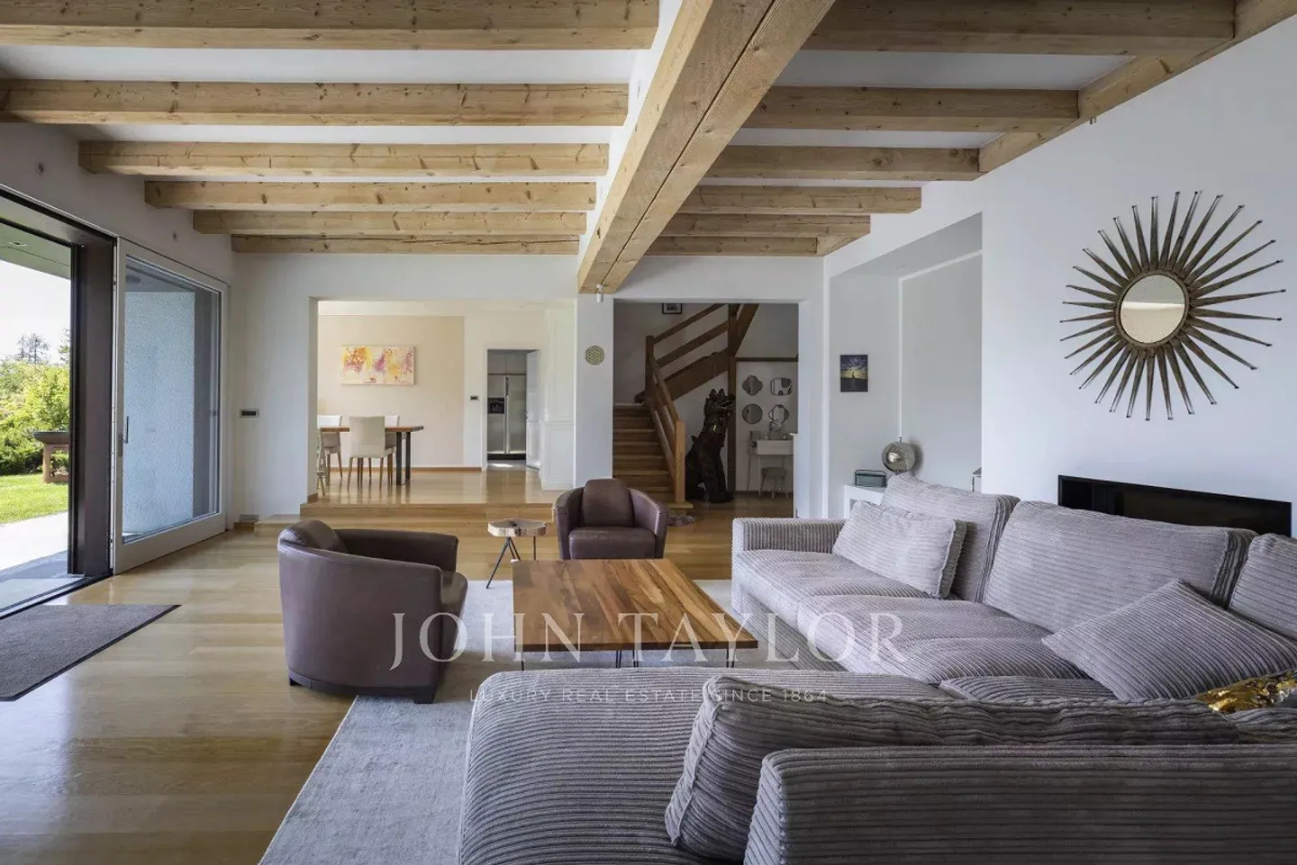 Villa in Gryon: Luxury and Nature Await - Photo 6 of 13