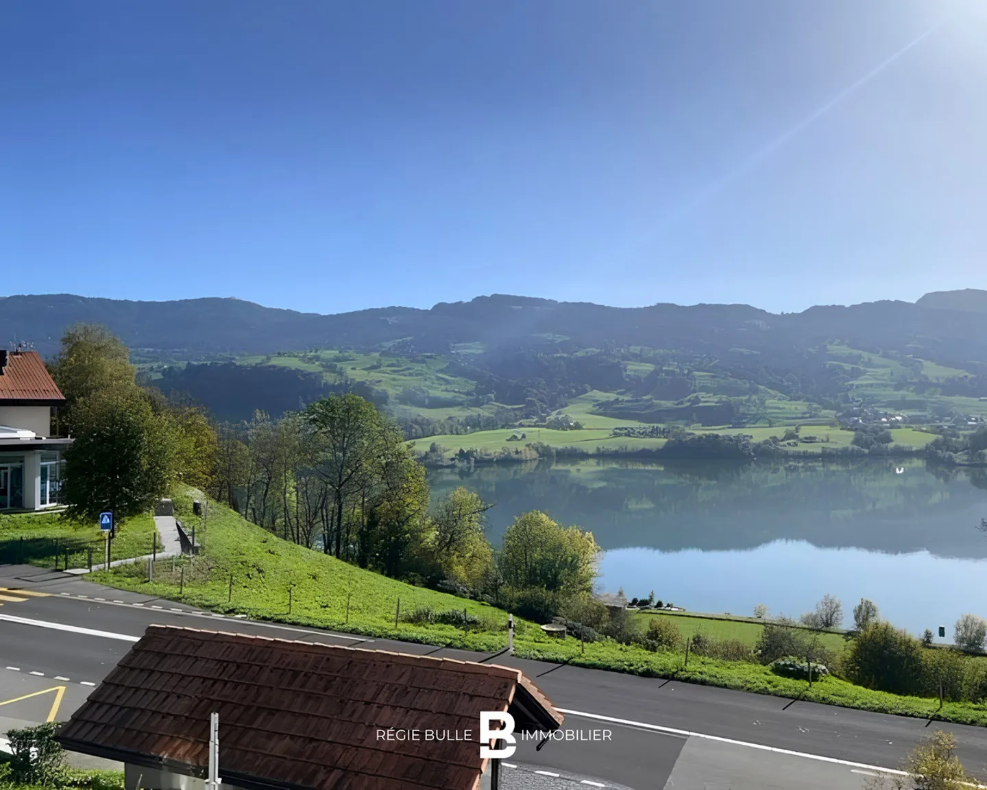 Avry-dvt-Pont - Wunderschöne 6,5-Zimmer-Villa zu vermieten - Foto 3 von 6