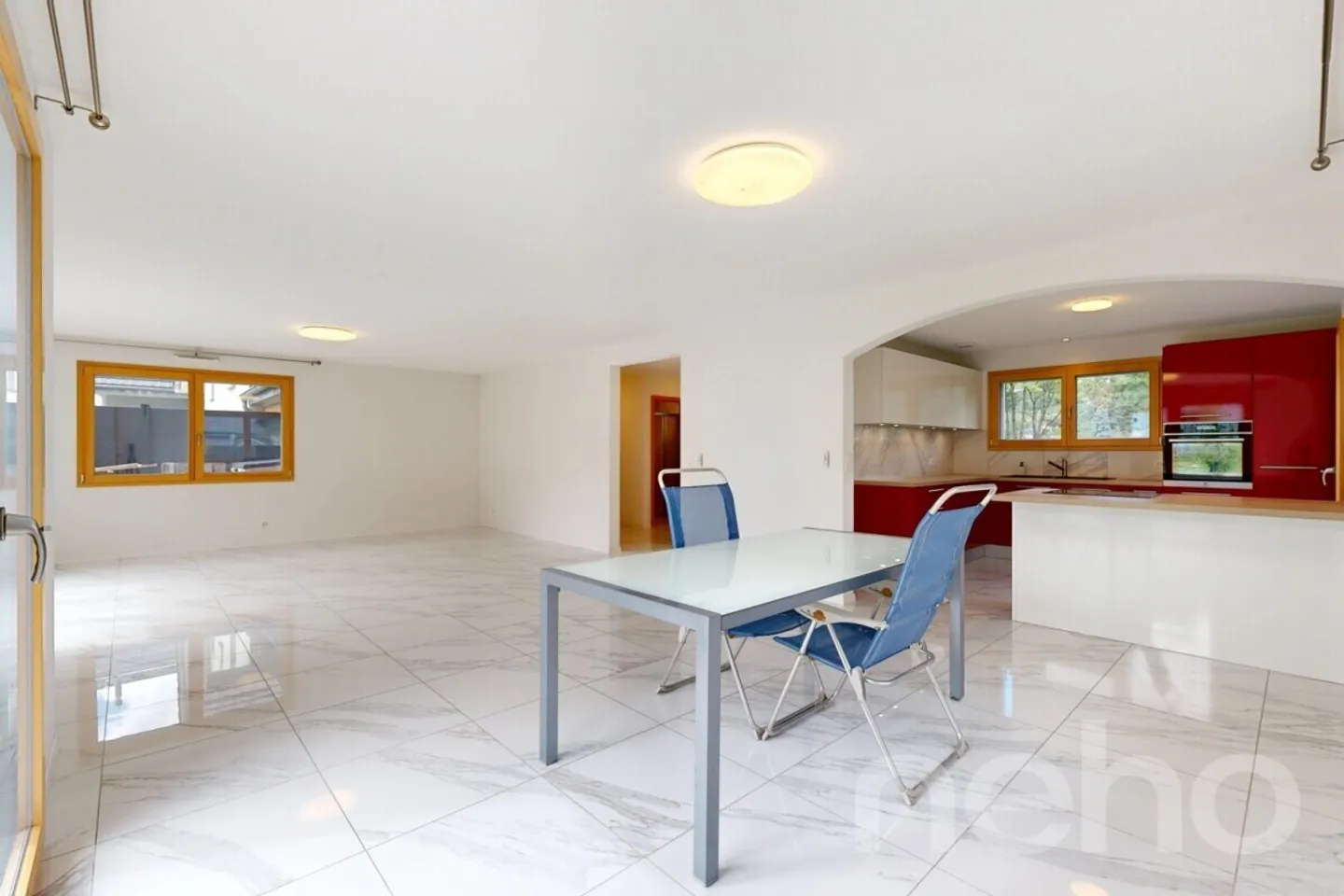 Schöne neue Villa mit 4 Schlafzimmern, Dachboden und großem Keller - Foto 4 von 13