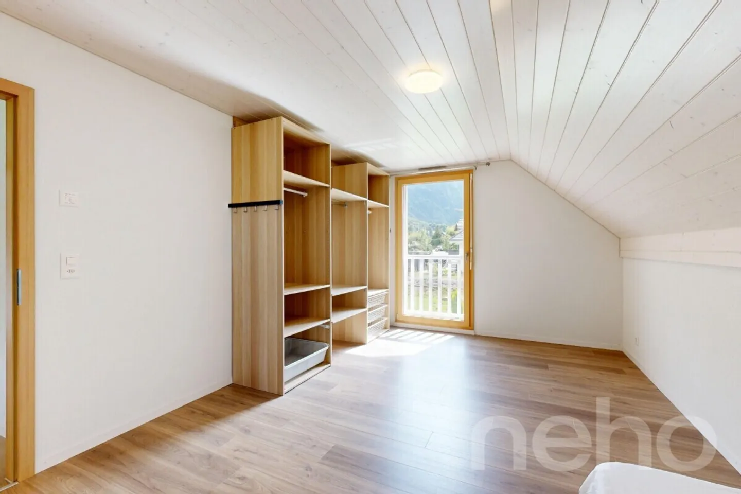 Schöne neue Villa mit 4 Schlafzimmern, Dachboden und großem Keller - Foto 8 von 13