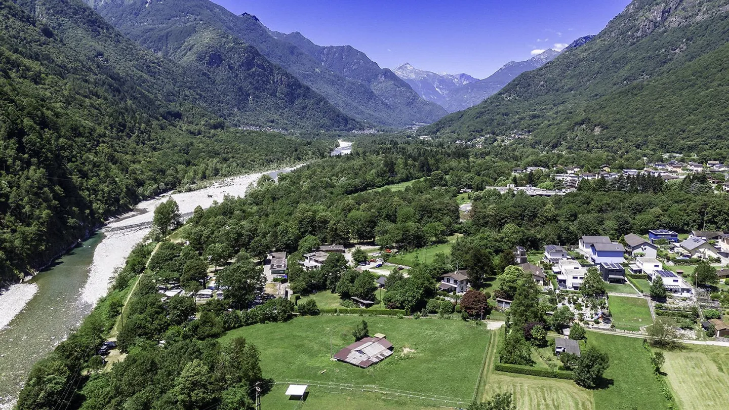 Casa unifamiliare affascinante con vista mozzafiato sulle montagne ad Avegno Gordevio - Foto 5 di 28