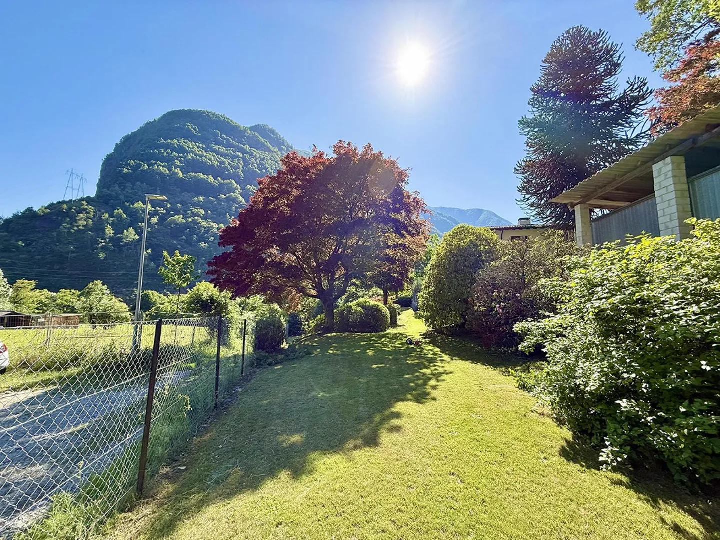 Casa unifamiliare affascinante con vista mozzafiato sulle montagne ad Avegno Gordevio - Foto 6 di 28