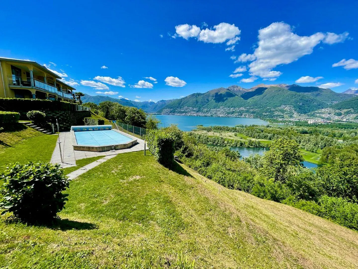 Appartamento 3 1/2 stanze quasi nuovo con vista libera. - Foto 2 di 10
