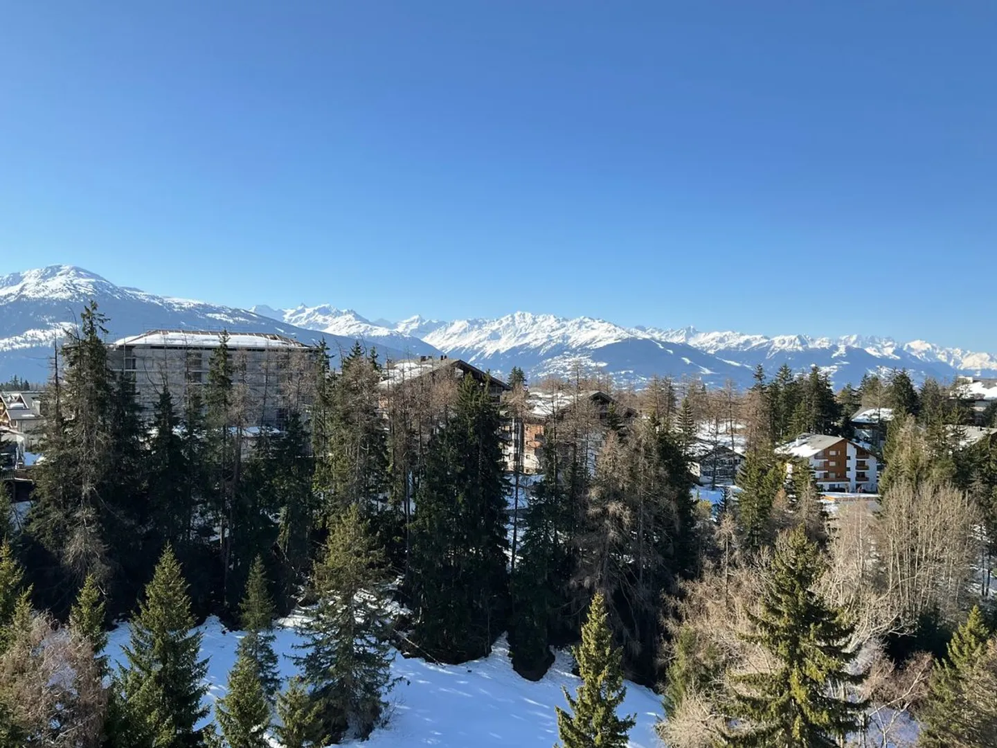 Stunning Apartment in Crans-Montana - Photo 2 of 13