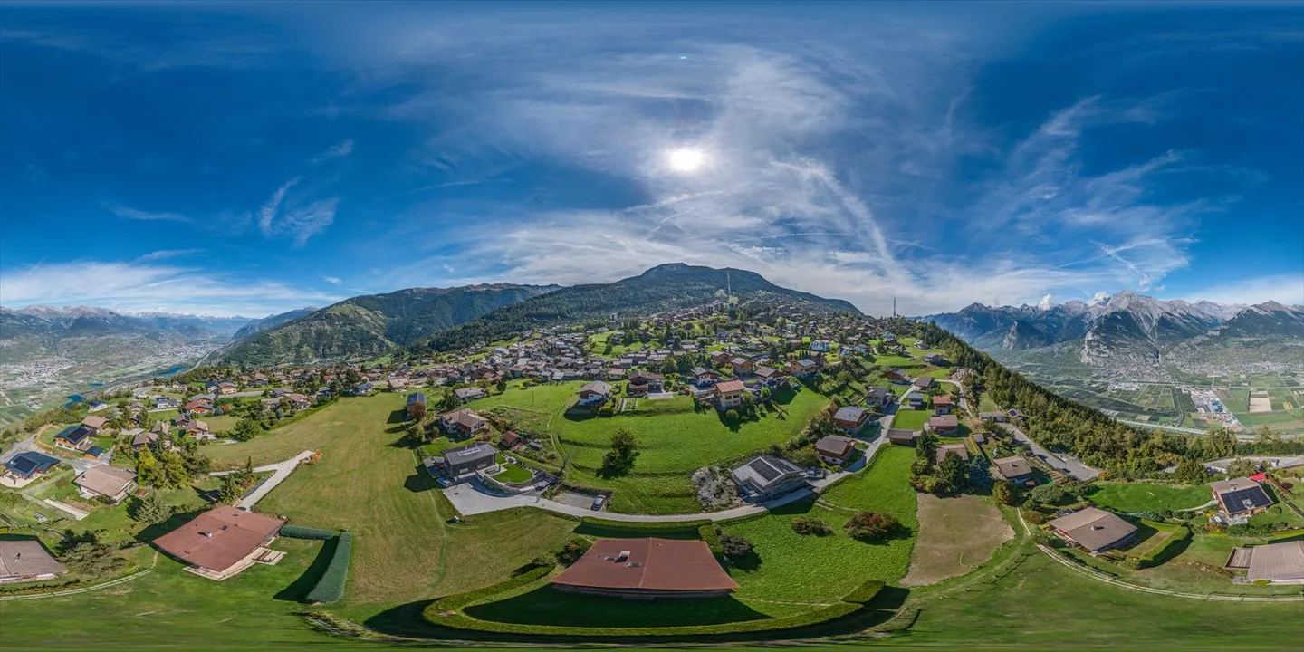 Building plot of 600m2 with building permit close to the center - Photo 7 of 7