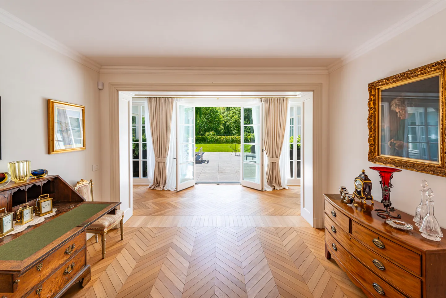 Elegante Villa con piscina immersa nel verde - Foto 9 di 21