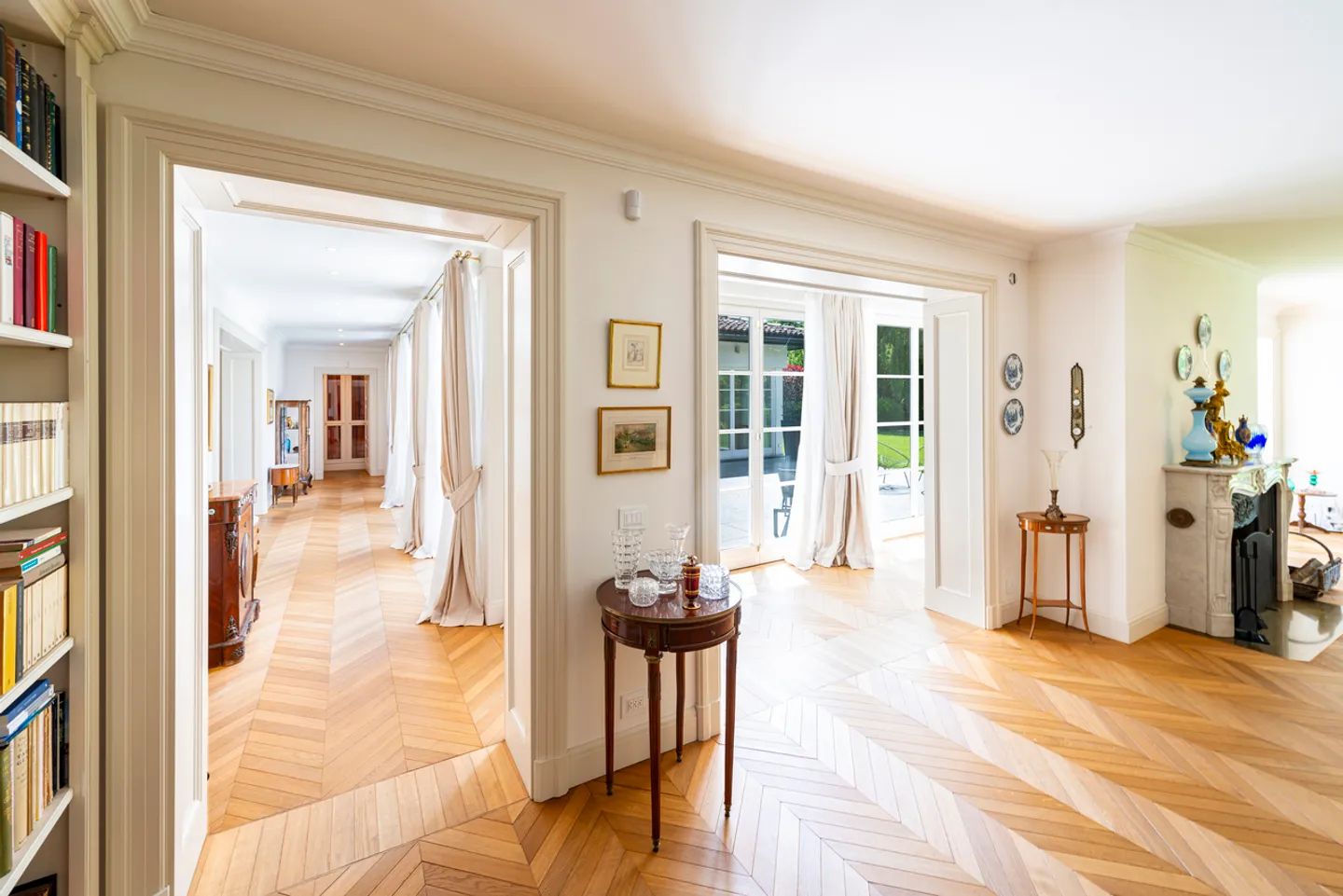 Elegante Villa con piscina immersa nel verde - Foto 10 di 21