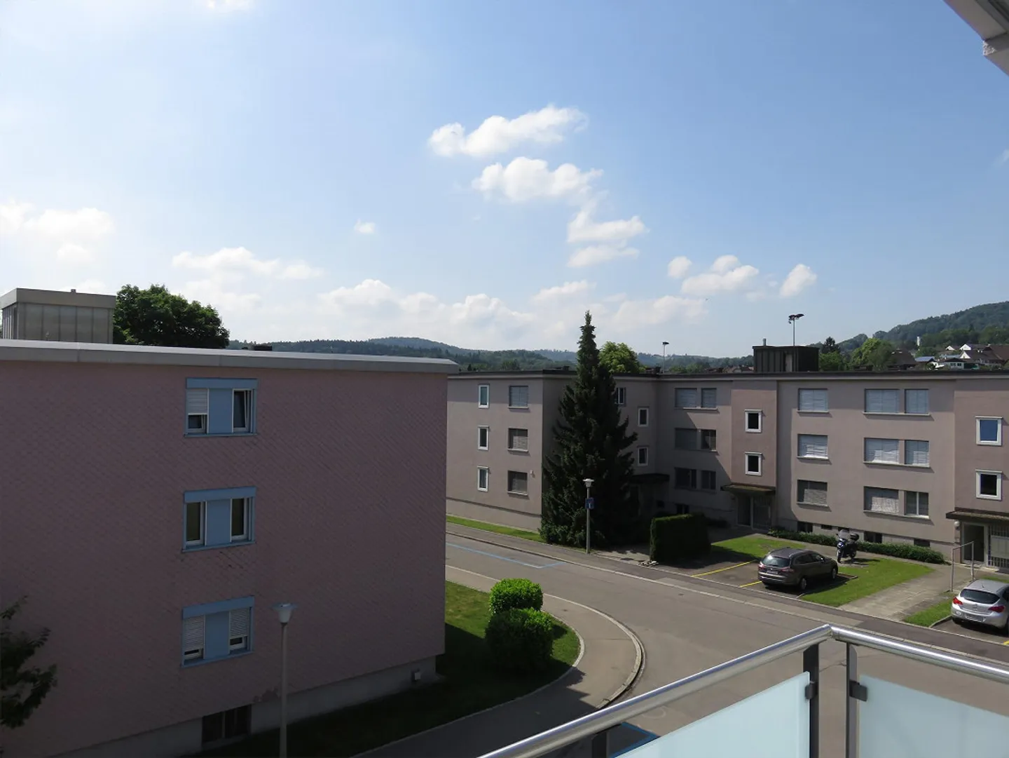 Appartamento 2.5 locali in una posizione tranquilla nel quartiere Hätschen - Foto 5 di 11