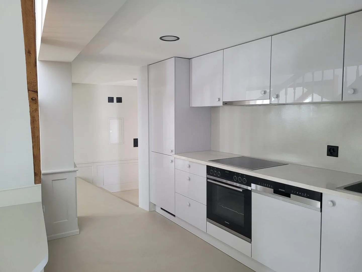 Appartement unique avec terrasse sur le toit, meublé - Photo 4 sur 9