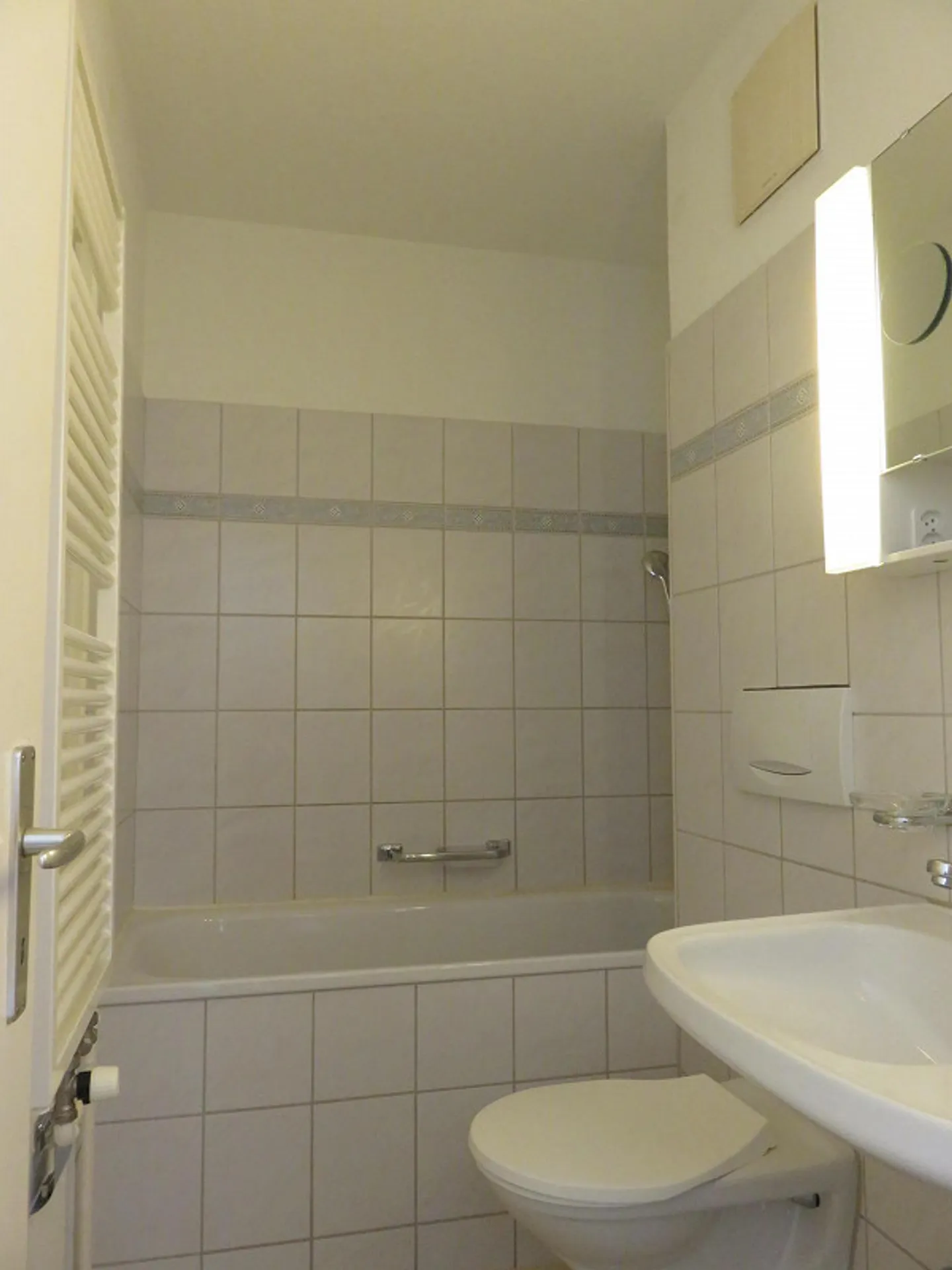 Appartamento 2.5 locali in una posizione tranquilla nel quartiere Hätschen - Foto 10 di 11