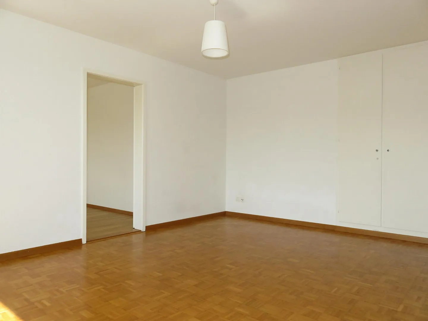 Appartamento 2.5 locali in una posizione tranquilla nel quartiere Hätschen - Foto 3 di 11