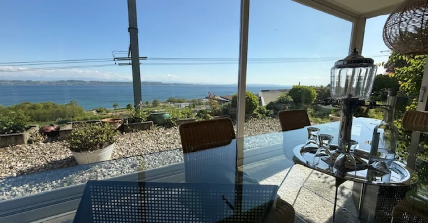 Appartamento di 5.5 locali con magnifica vista sul lago e sulle Alpi - Foto 1 di 12
