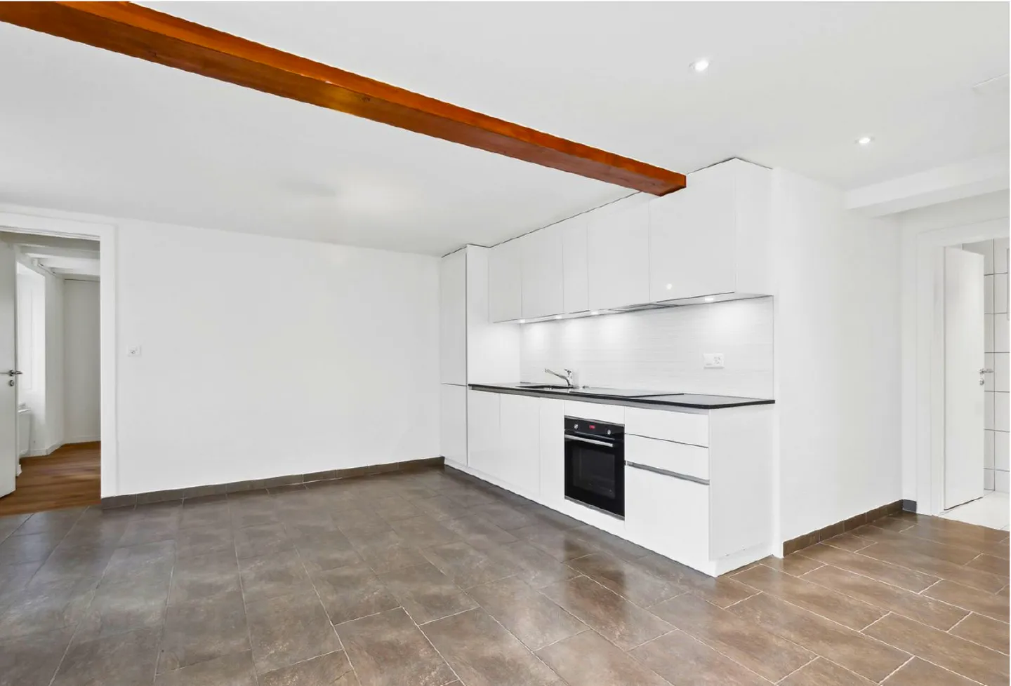 2.5 Room Apartment - Photo 6 of 9