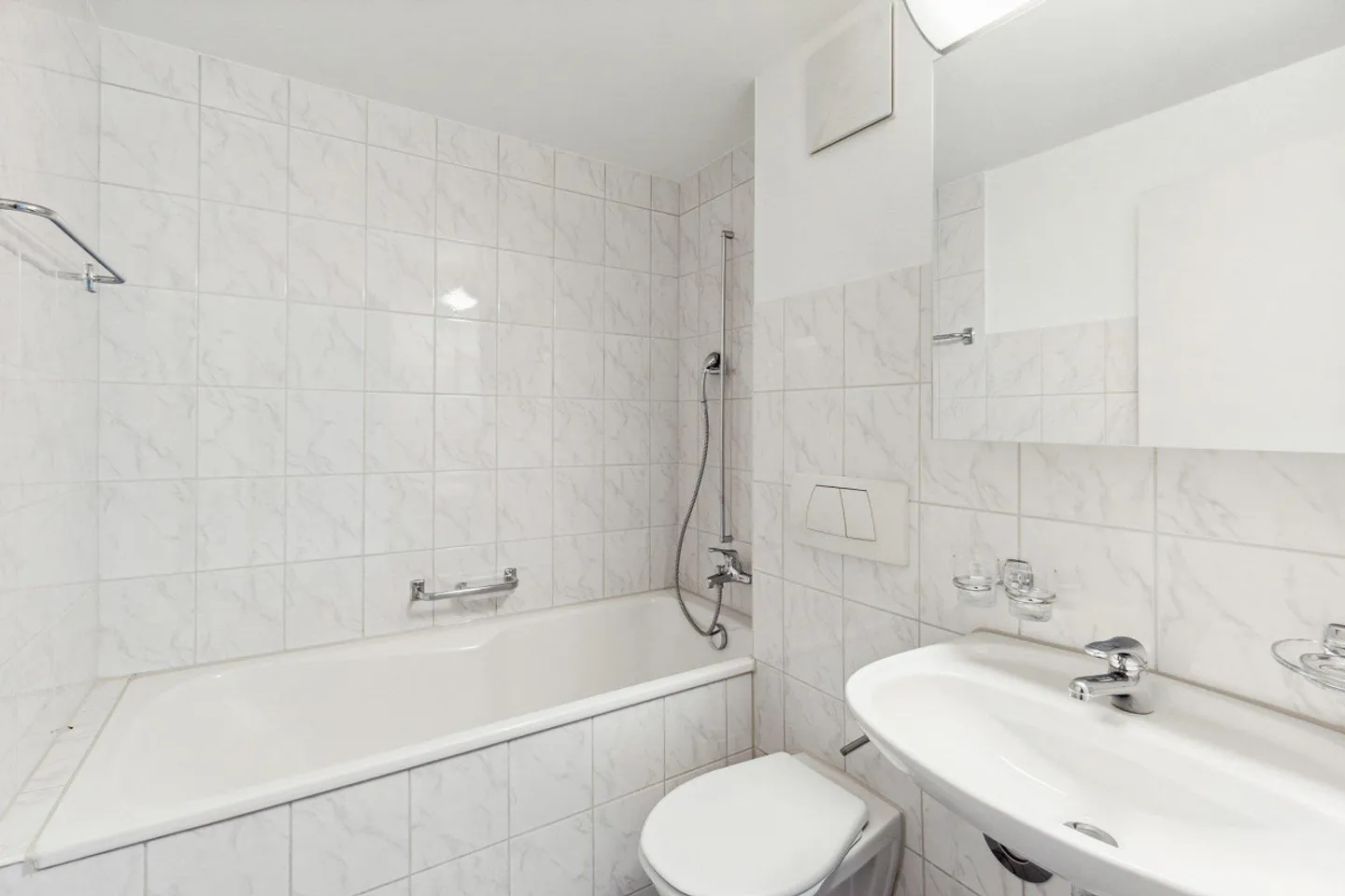 Ampio appartamento con 3 camere a Riehen - Foto 5 di 9