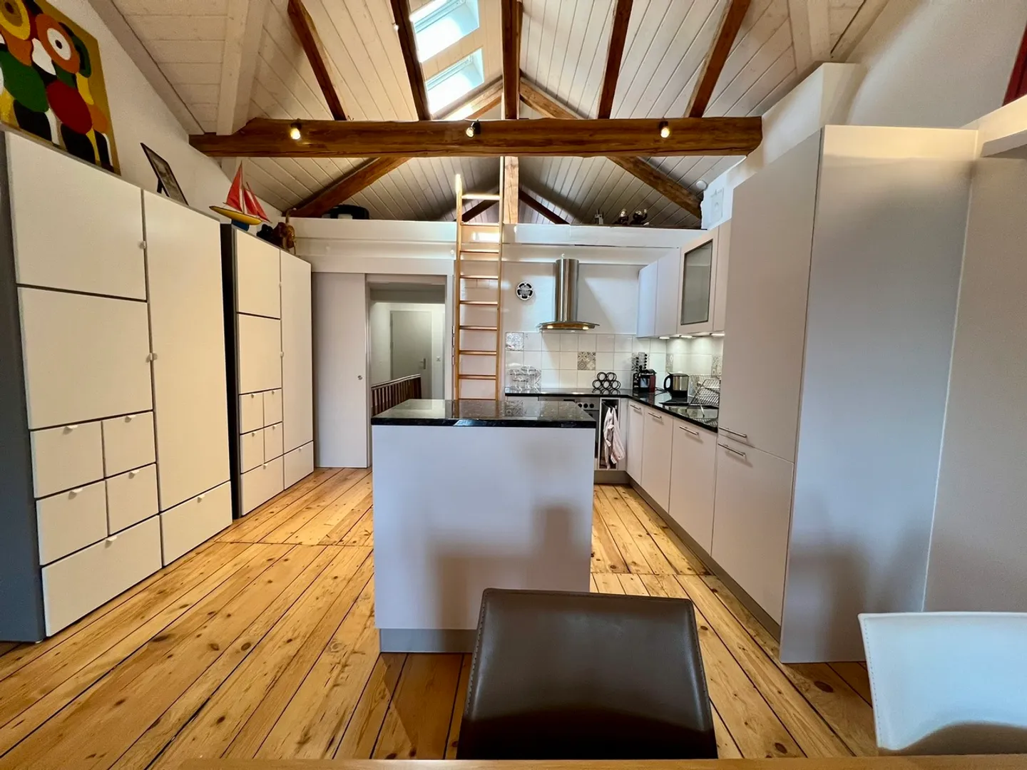 Superbes Dachgeschoss mit 3.5 Zimmern - Photo 1 sur 11
