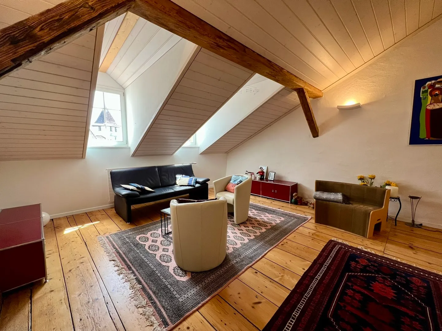 Superbes Dachgeschoss mit 3.5 Zimmern - Photo 7 sur 11