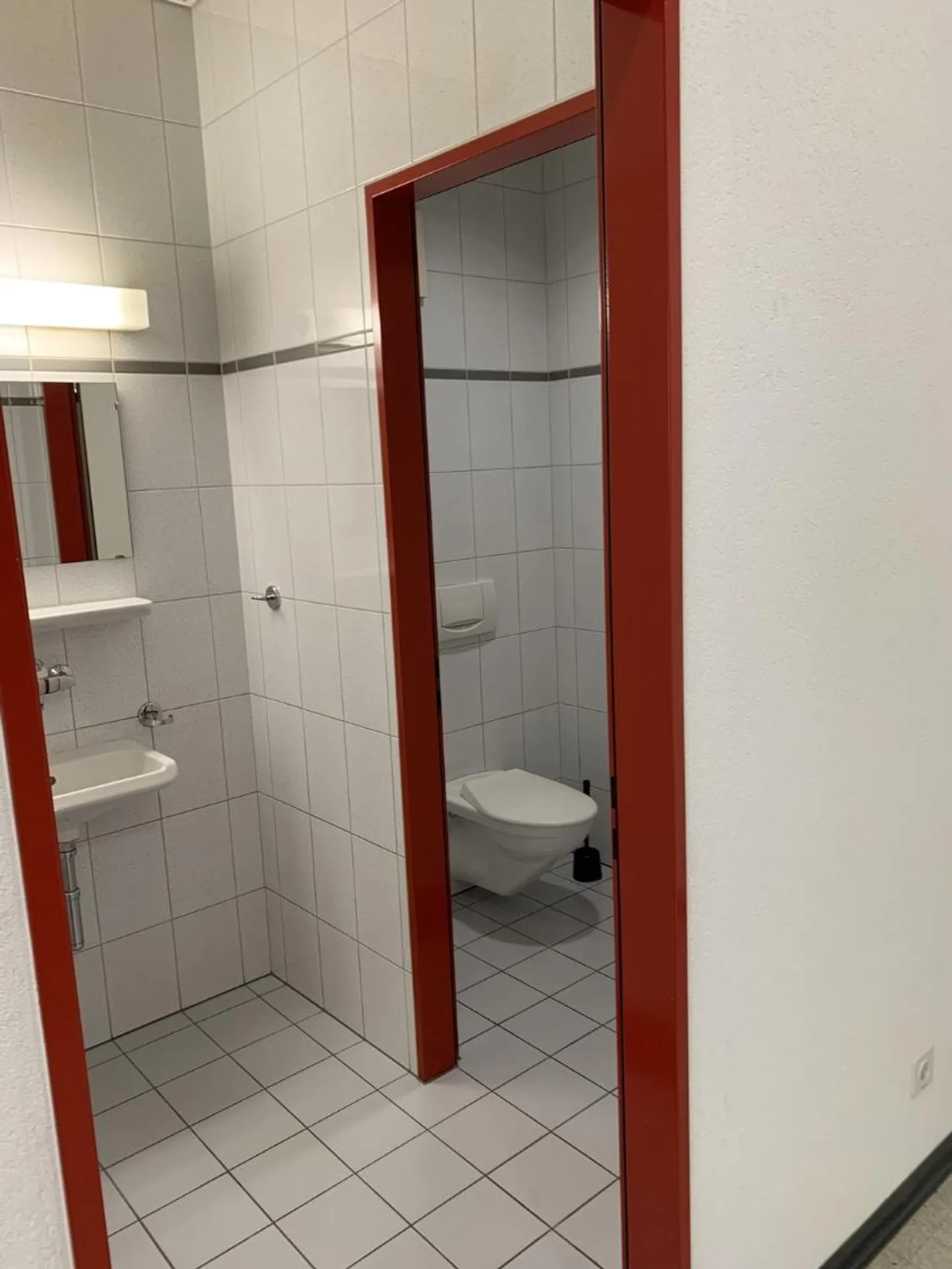 Montreux, a 2 minuti dalla stazione ferroviaria - Uffici - contratto di locazione a termine - Foto 5 di 10