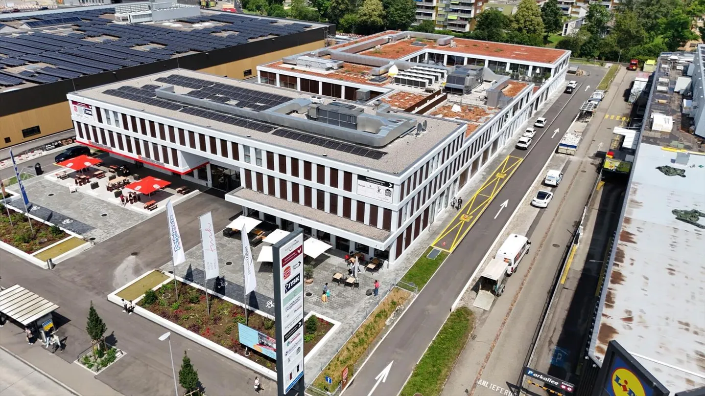 Ausgebaute Praxis- und Dienstleistungsflächen im Rietbach Center - Foto 1 von 7