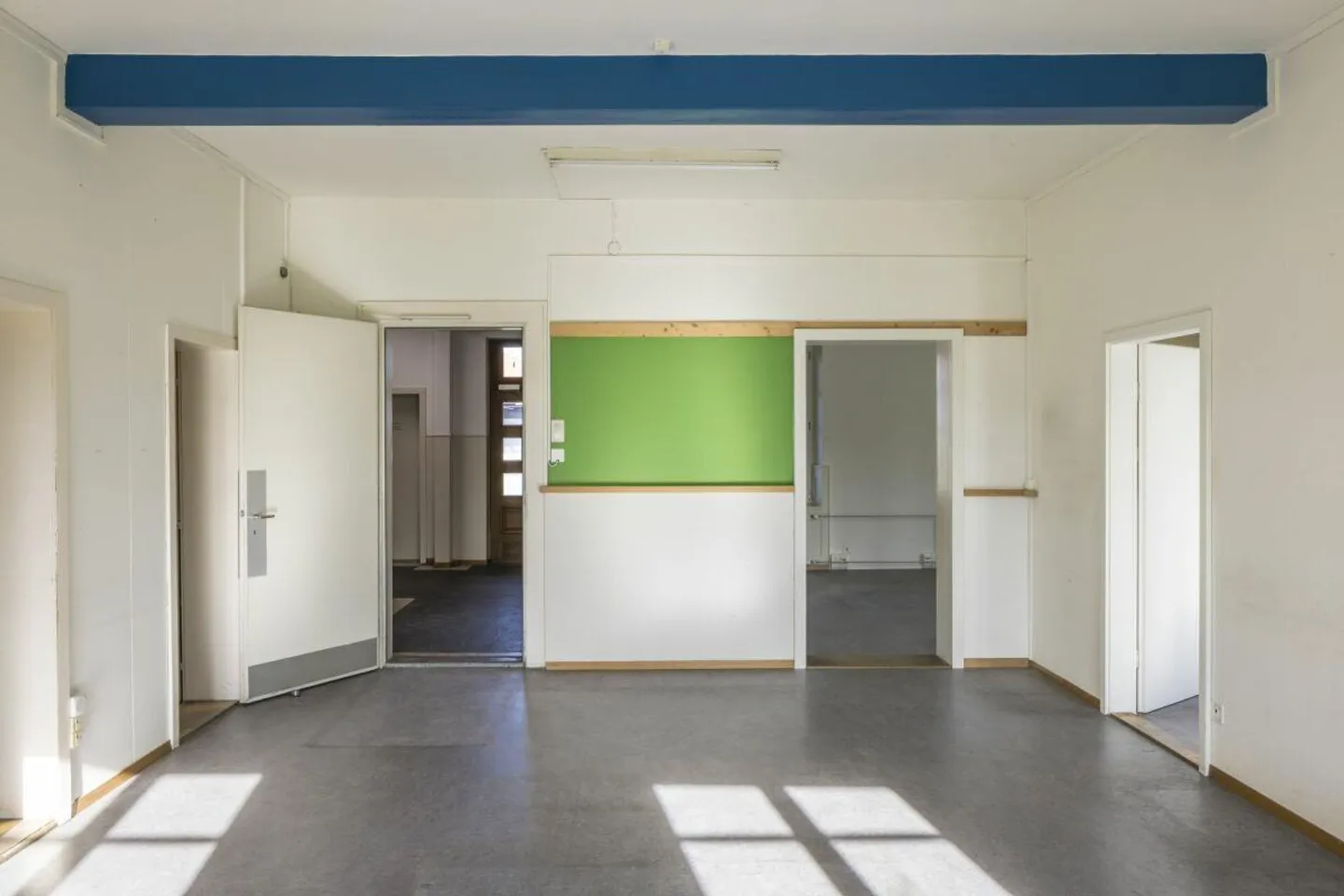 Propriété commerciale avec un grand potentiel d'utilisation, également à des fins résidentielles - Photo 5 sur 17