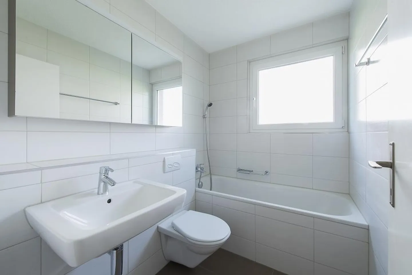 Appartamento luminoso e spazioso con 2 bagni - Foto 5 di 8