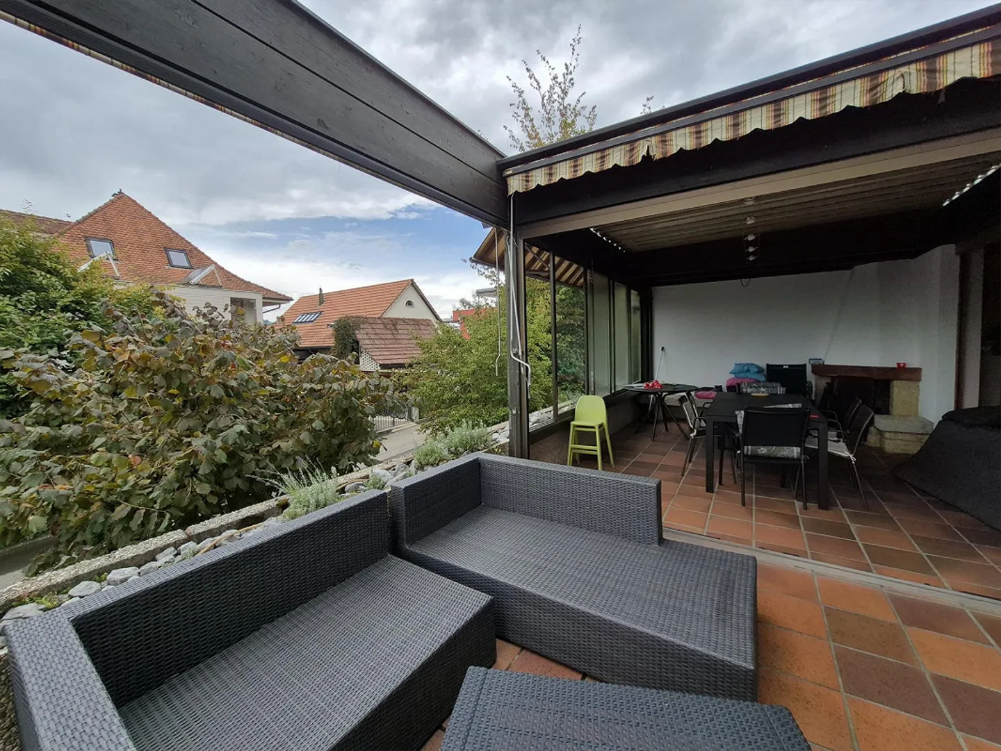 Maison individuelle spacieuse de 6 pièces à Oberdorf Münsingen - Photo 3 sur 13