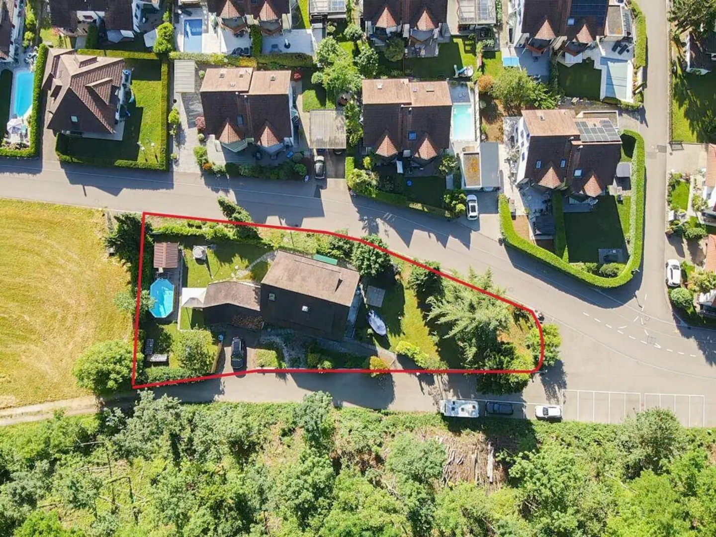 Ampia casa bifamiliare con giardino paradisiaco e potenziale - Foto 1 di 13
