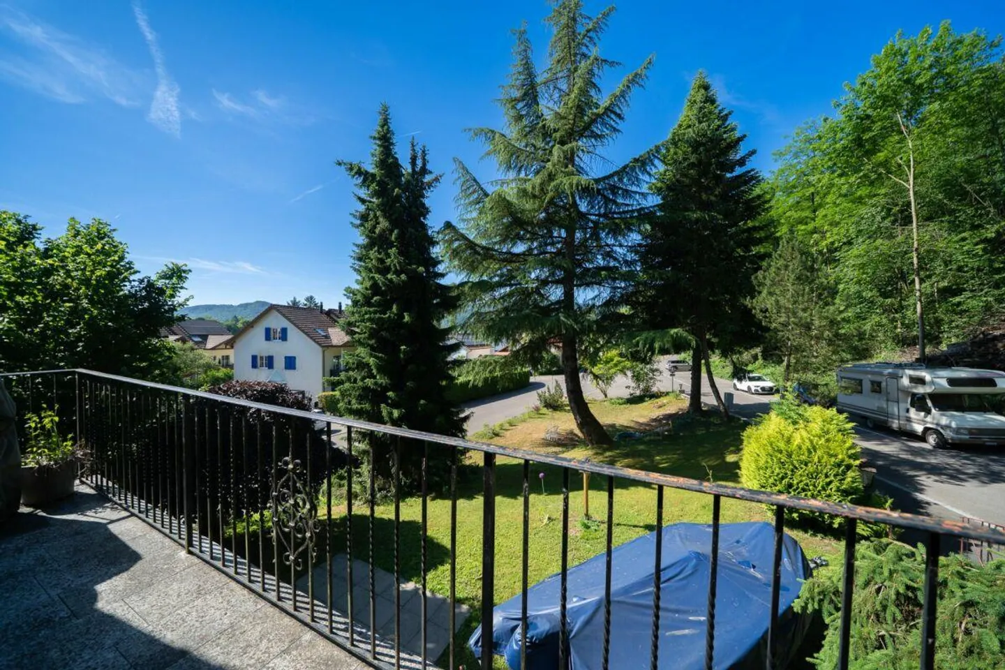 Ampia casa bifamiliare con giardino paradisiaco e potenziale - Foto 13 di 13