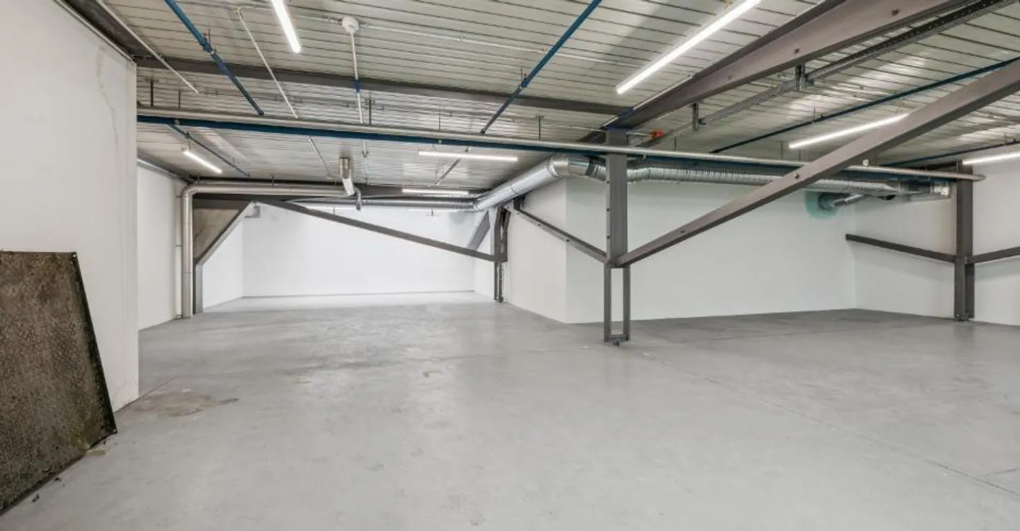164 m² di spazio di archiviazione in una posizione centrale - Vicino a Basilea FFS - Foto 2 di 4