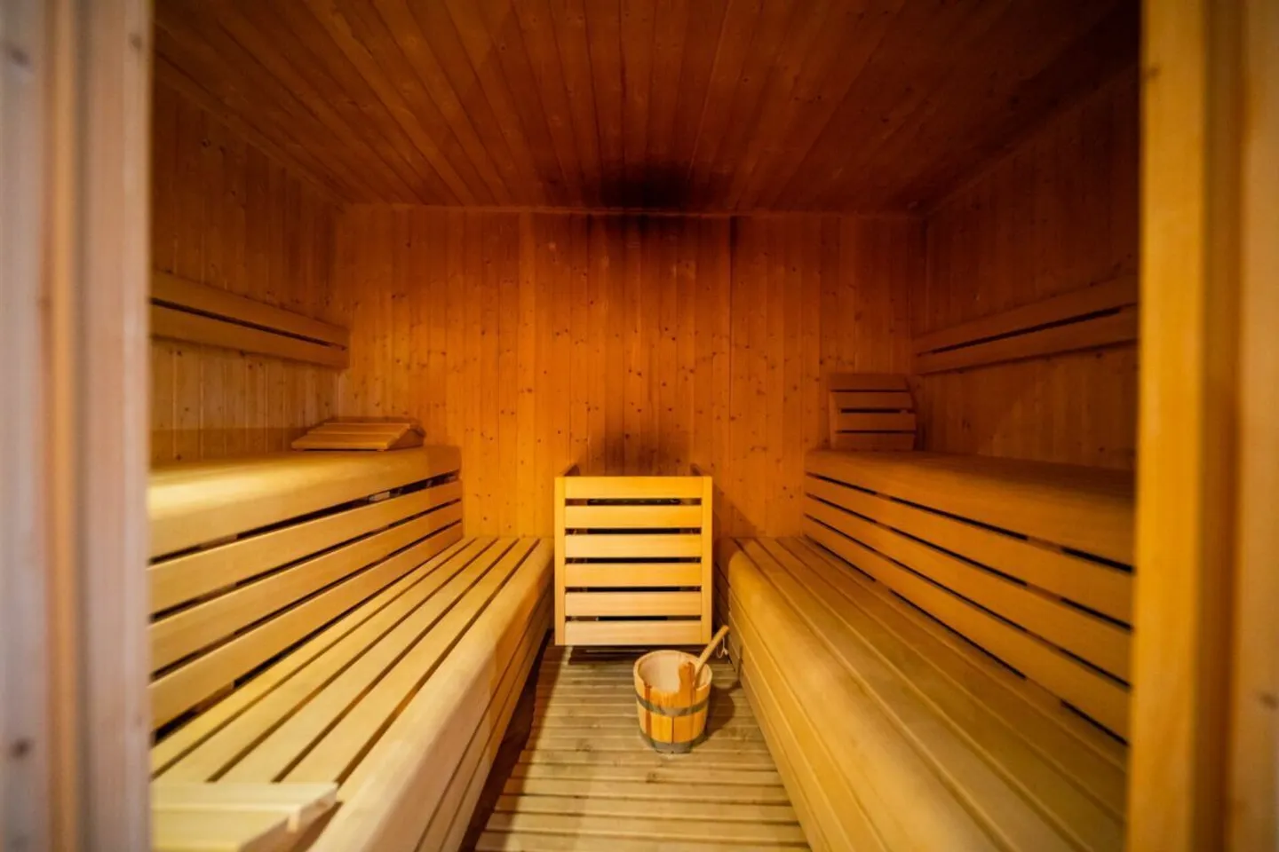 Appartement moderne de 2,5 pièces avec terrasse de 20 m² à Laax - Photo 10 sur 13