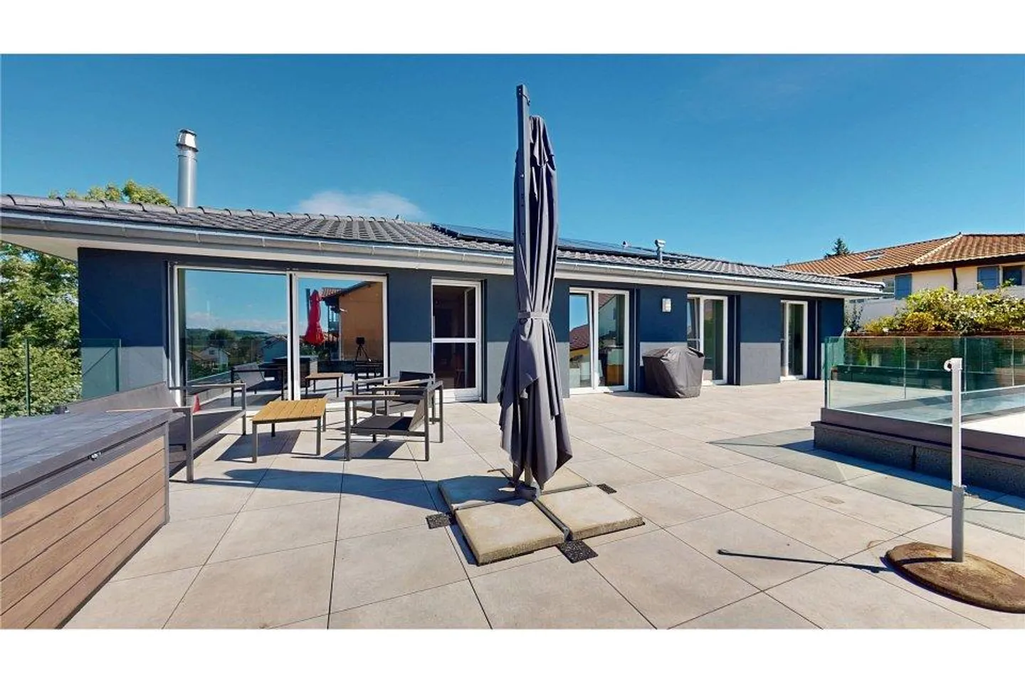 Unique, attique de standing proche d'Estavayer / Exclusivité RE/MAX - Photo 1 sur 10